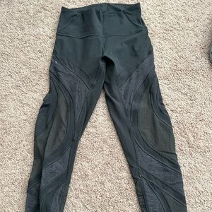Lululemon Leggings Size 8 With Lace Small Rip Towards The Top